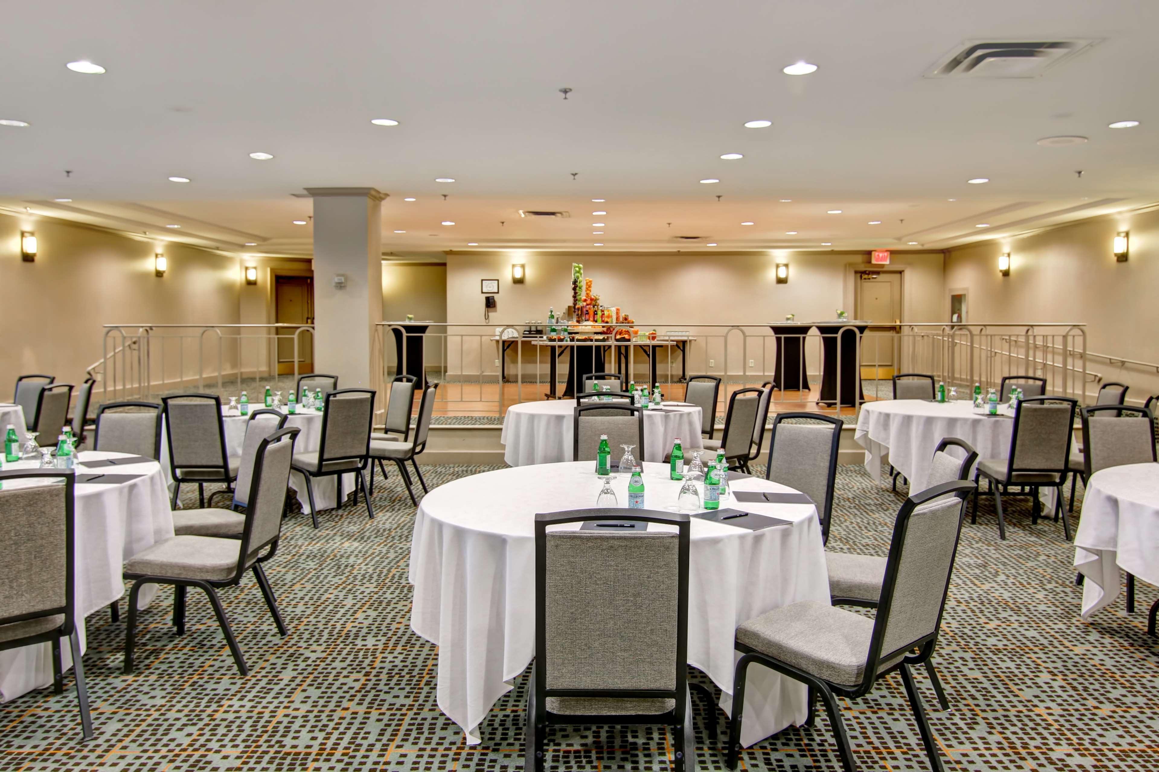 Hilton Mississauga/Meadowvale Hotel Exterior foto